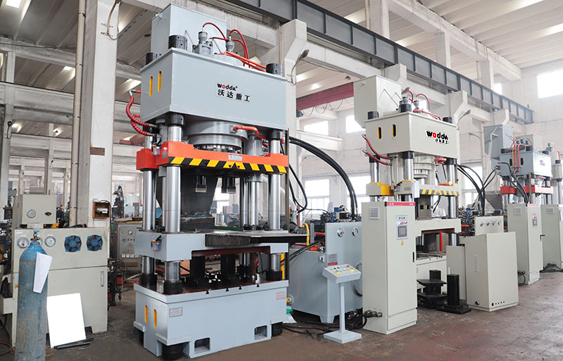 630噸牛羊(yáng)舔磚液壓機鹽(yán)磚機視頻