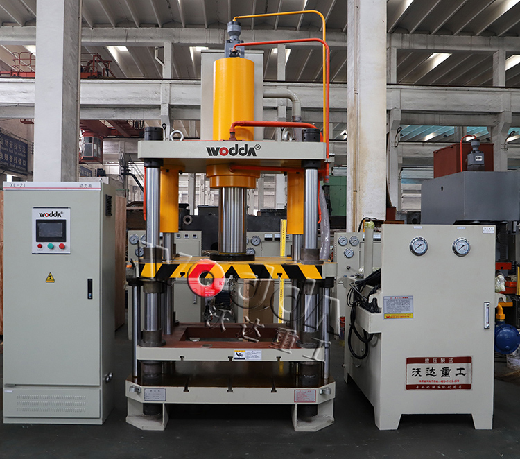 100噸四梁四柱液壓機 100噸四梁四柱液壓機