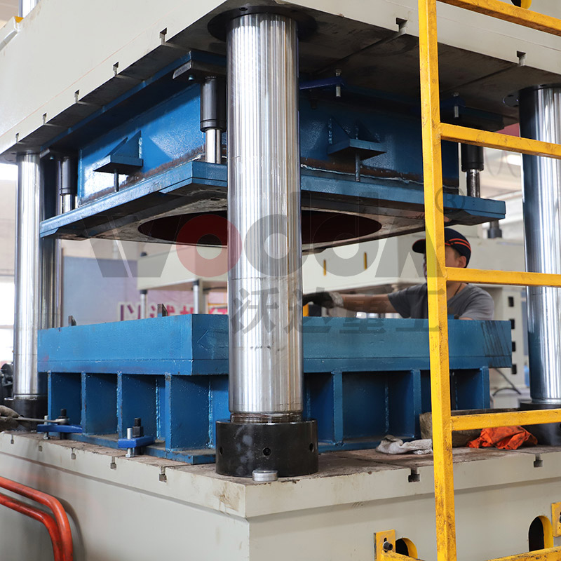 500噸不鏽鋼水箱闆液壓機 500噸不鏽鋼水箱闆液壓機