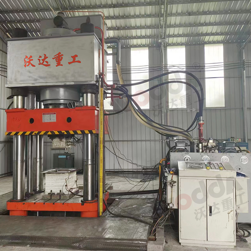 石墨坩埚自動化生産線_2000噸坩埚液壓機_200噸液壓機廠家 石墨坩埚自動化生産線_2000噸坩埚液壓機_200噸液壓機廠家