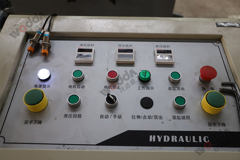 315噸耐火材料液壓機控制台 315噸耐火材料液壓機控制台