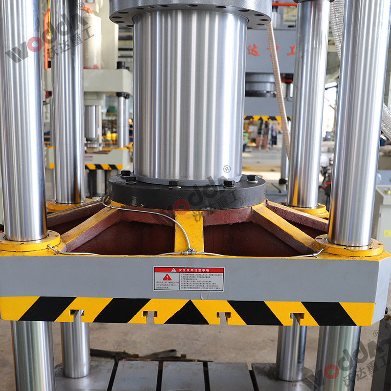 滕州液壓機細節 滕州液壓機細節