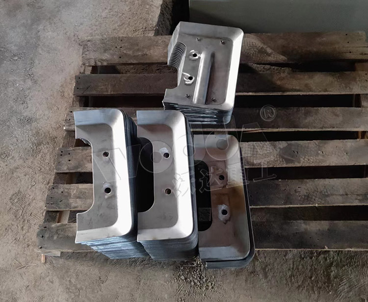 400噸四柱液壓機壓制金屬配件成型 400噸四柱液壓機壓制金屬配件成型