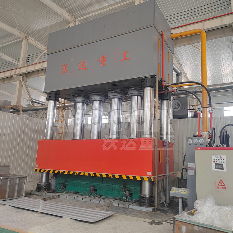 2500噸複合材料四柱液壓機 2500噸複合材料四柱液壓機