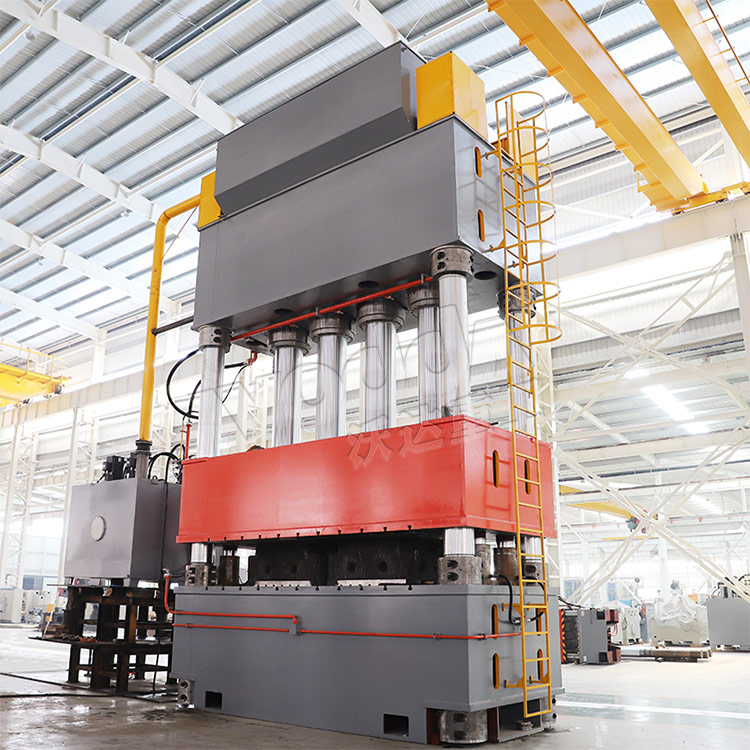 2000噸四柱液壓機背面 2000噸四柱液壓機背面