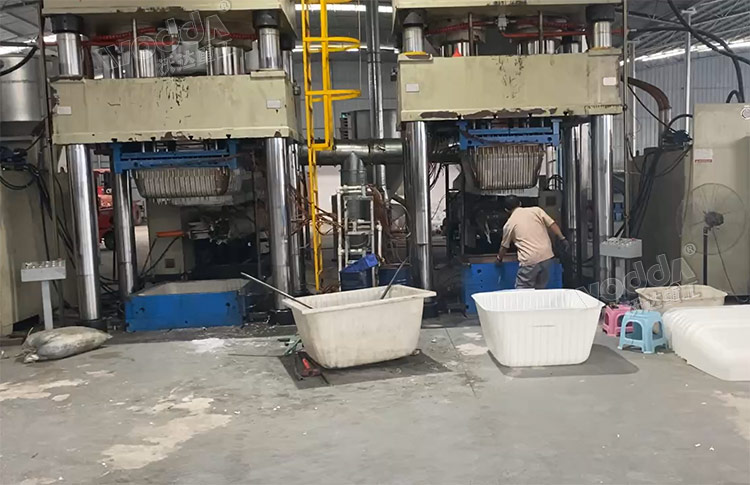 1000噸四柱液壓機模壓建築塑料模殼 1000噸四柱液壓機模壓建築塑料模殼