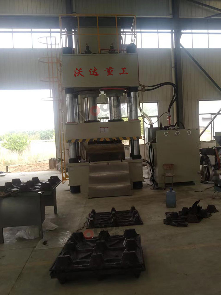 800噸塑料托盤液壓機 800噸塑料托盤液壓機