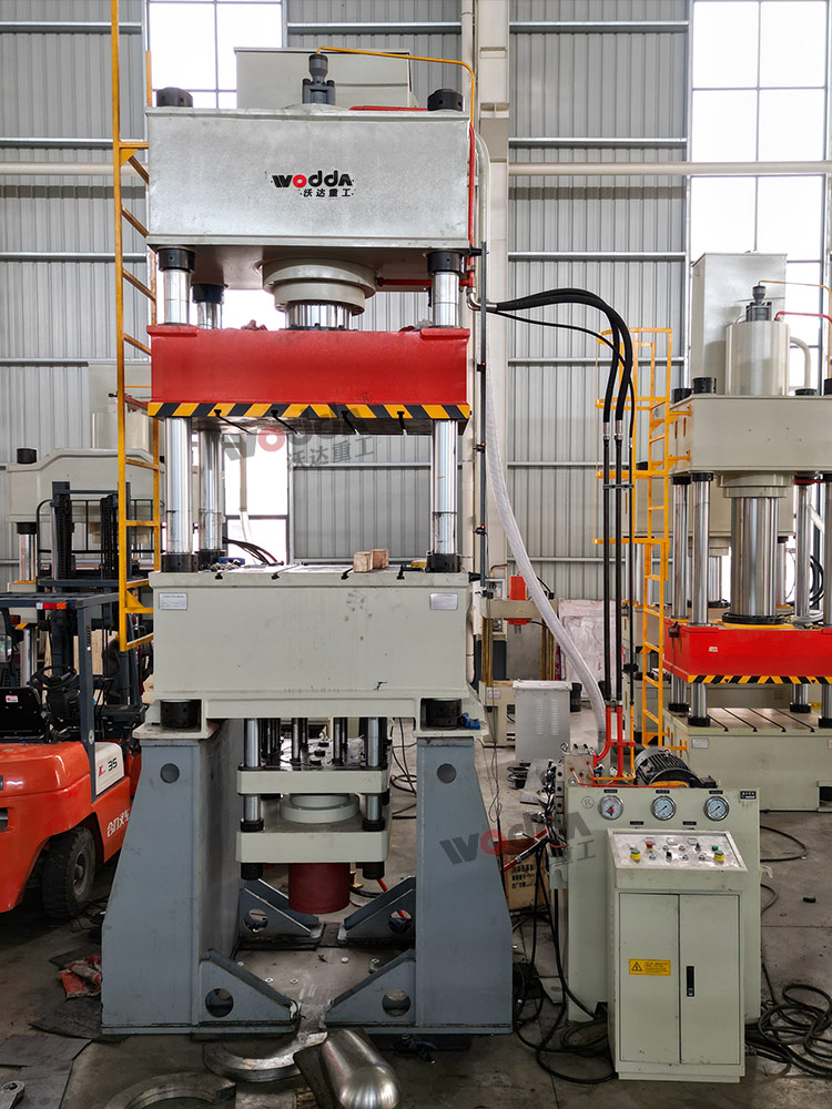 315噸不鏽鋼蹲便器拉伸液壓機 315噸不鏽鋼蹲便器拉伸液壓機