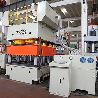 4500噸大鐵(tie)門防盜(dao)門壓花(hua)機_鋼木(mù)門成型(xing)液壓機(ji)廠家