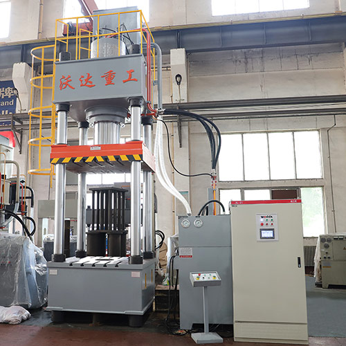 630噸(dūn)活性炭(tan)成型液(yè)壓機_630噸(dūn)四柱液(yè)壓機